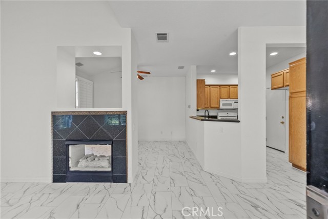 27017 Big Rapids, Valencia CA: https://media.crmls.org/medias/9e26c862-3728-4379-b0ff-b600a5713ac5.jpg