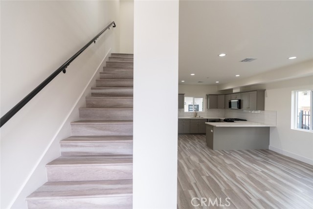 Detail Gallery Image 15 of 39 For 443 1/2 N Harvard Bld, Los Angeles,  CA 90004 - 4 Beds | 4 Baths