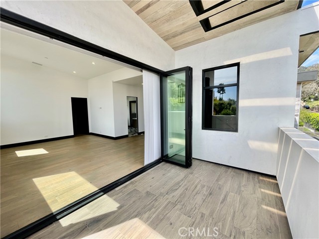 Detail Gallery Image 31 of 42 For 1319 Sunset Plaza Dr, Los Angeles,  CA 90069 - 4 Beds | 4/1 Baths