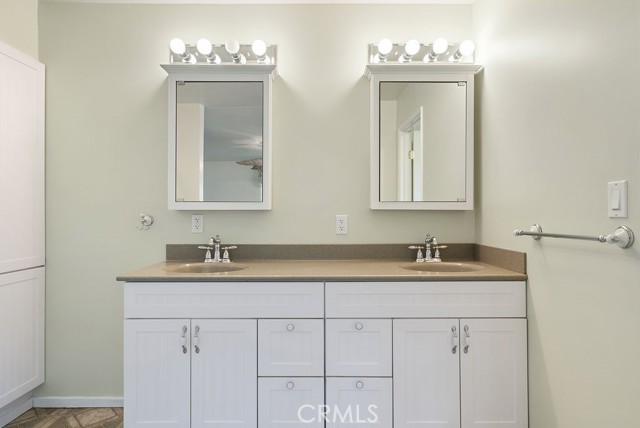 Detail Gallery Image 21 of 44 For 338 S La Serena Dr, West Covina,  CA 91791 - 4 Beds | 4/1 Baths