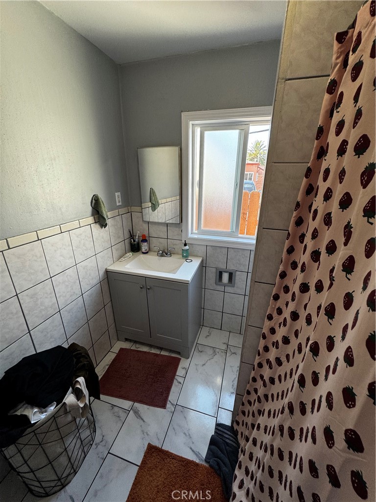 https://media.crmls.org/medias/9e27982f-1dcf-49c0-842d-5ae0f2422cd9.jpg?preset=X-Large