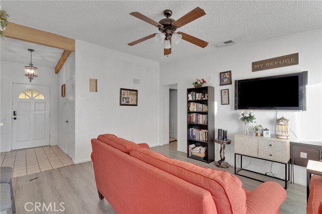 Detail Gallery Image 11 of 40 For 13167 Olathe Rd, Apple Valley,  CA 92308 - 4 Beds | 2 Baths