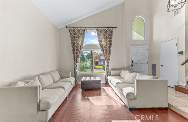 13035 Arlington Lane, Chino CA: https://media.crmls.org/medias/9e27f378-0386-4c73-b220-94cab161f824.jpg