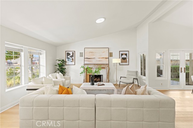 Detail Gallery Image 3 of 27 For 13 Grant, Irvine,  CA 92620 - 3 Beds | 2 Baths