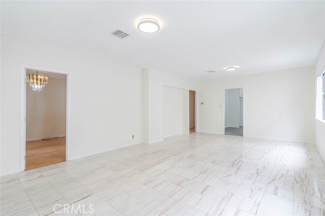 Detail Gallery Image 7 of 30 For 818 E Windsor Rd, Glendale,  CA 91205 - 3 Beds | 2 Baths