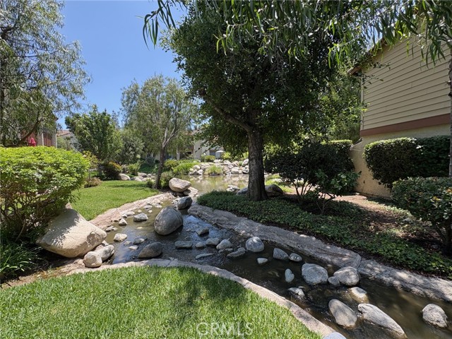 21551 Burbank Boulevard, Woodland Hills CA: https://media.crmls.org/medias/9e294115-64f2-45de-98e3-8088c65fd971.jpg