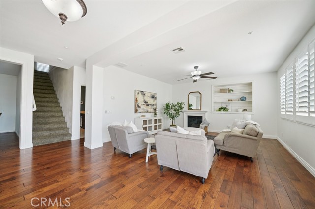 Detail Gallery Image 8 of 75 For 4805 Dovehurst Way, Fontana,  CA 92336 - 4 Beds | 4 Baths