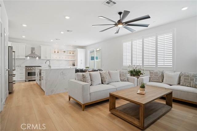 30341 Wild Oat Street, Murrieta CA: https://media.crmls.org/medias/9e2af294-5183-454e-8748-b933482b26b1.jpg