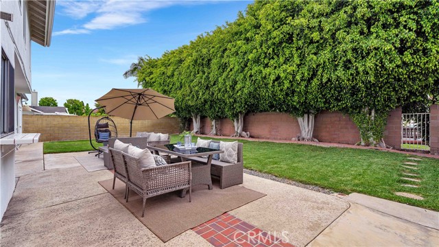 15061 Glass Circle, Irvine CA: https://media.crmls.org/medias/9e2b3f66-e1de-4a76-8f6a-fc670ebd8924.jpg
