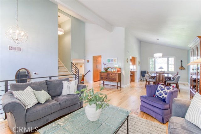 4317 Candleberry, Seal Beach CA: https://media.crmls.org/medias/9e2b61ff-b15c-4ca0-8508-faeaa133d30a.jpg