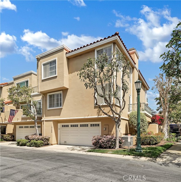 19466 Mountainview Ln, Huntington Beach, CA 92648