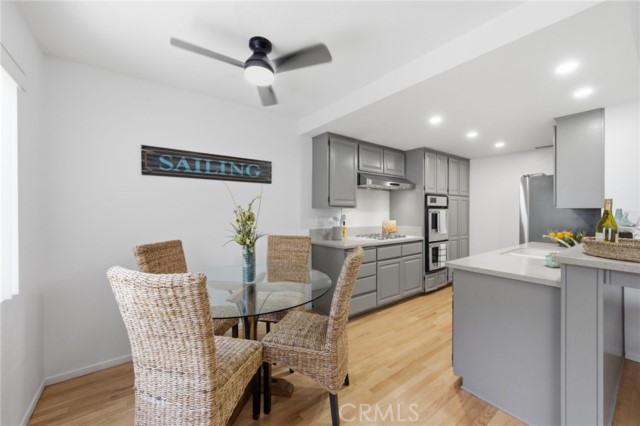 Detail Gallery Image 15 of 34 For 4320 Glencoe Ave #2,  Marina Del Rey,  CA 90292 - 2 Beds | 3 Baths