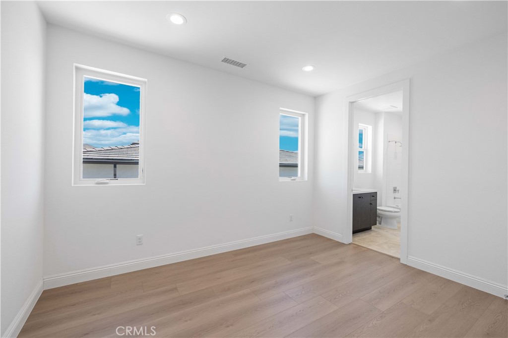 MLS #OC26146545 image #28