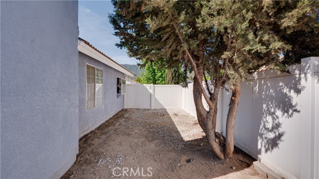 19450 Sweetwood Lane, Lake Elsinore CA: https://media.crmls.org/medias/9e2c79a8-5d8a-498d-8441-71ee7a77c69d.jpg
