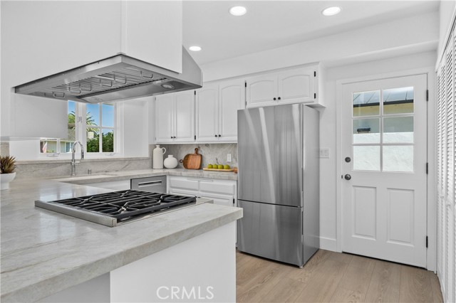 2045 Commodore Road, Newport Beach CA: https://media.crmls.org/medias/9e2d1b88-ccd2-4190-94c5-78ad85dbbf38.jpg