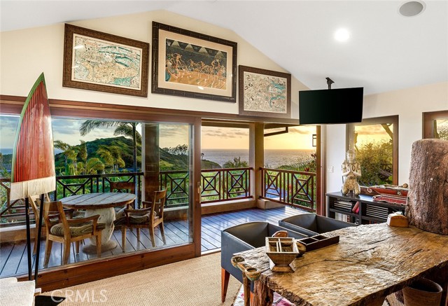 Detail Gallery Image 3 of 30 For 125 Irvine Cove Ct, Laguna Beach,  CA 92651 - 6 Beds | 6/1 Baths