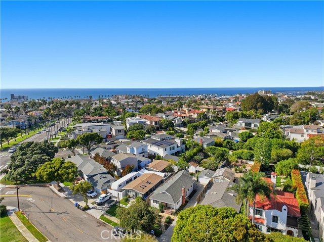 Detail Gallery Image 9 of 41 For 815 South Juanita, Redondo Beach,  CA 90277 - 4 Beds | 2 Baths