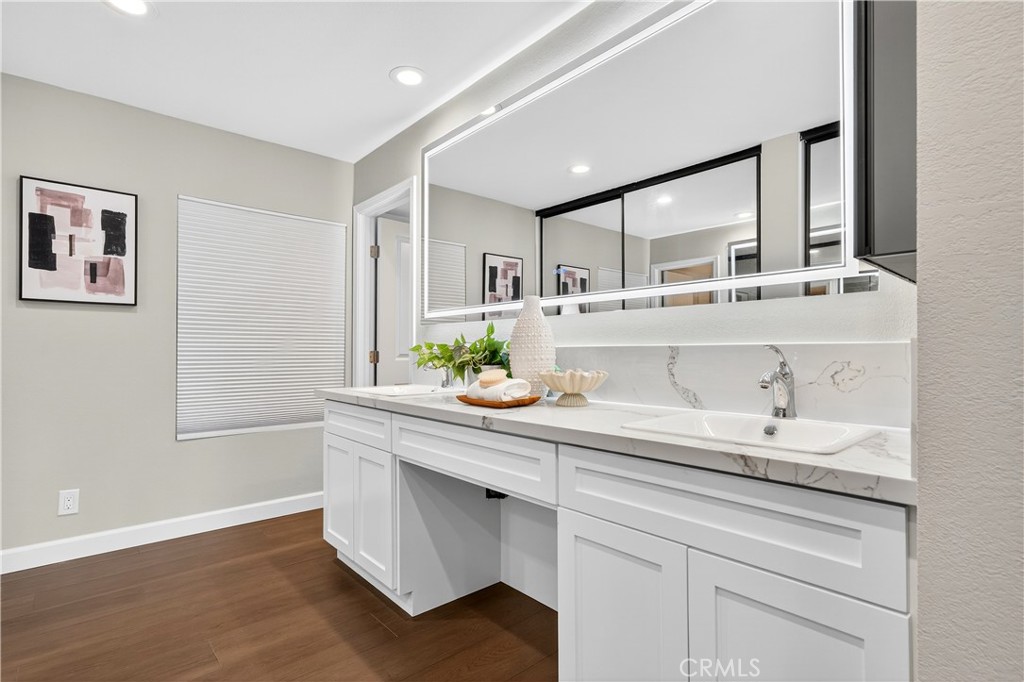 MLS #OC25250149 image #23