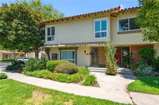 2214 Vista Hogar, Newport Beach CA: https://media.crmls.org/medias/9e2e9686-38e5-4e04-b769-13cdc63779c9.jpg