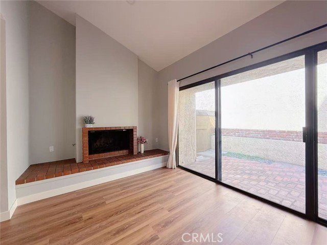 Detail Gallery Image 9 of 26 For 239 Linwood Ave #E,  Monrovia,  CA 91006 - 3 Beds | 3 Baths