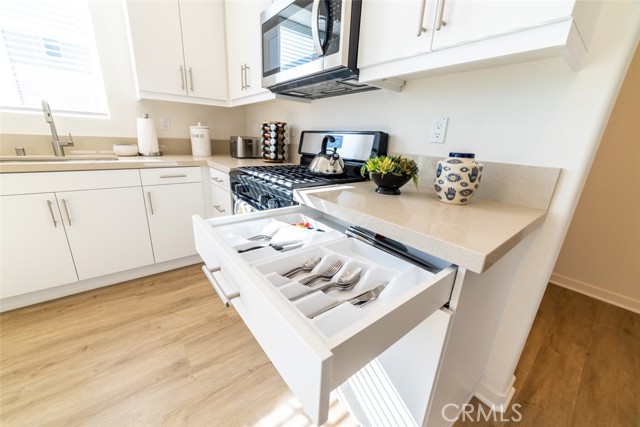 Detail Gallery Image 9 of 46 For 11037 Serene Dr, Rancho Cucamonga,  CA 91730 - 4 Beds | 2/2 Baths