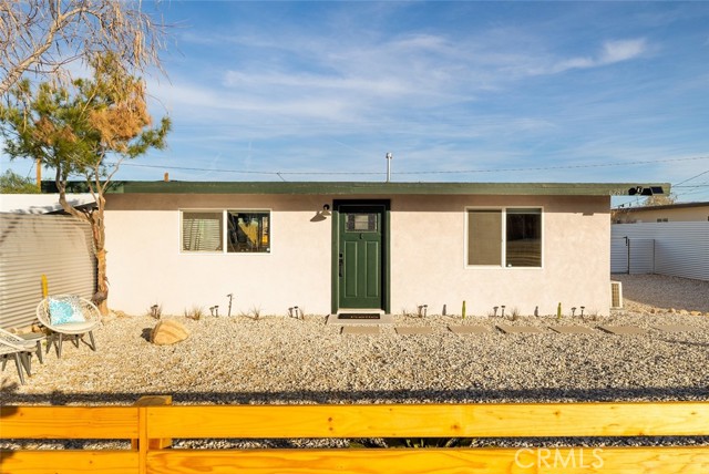 Detail Gallery Image 1 of 31 For 6283 Lupine Ave, Twentynine Palms,  CA 92277 - 2 Beds | 1 Baths