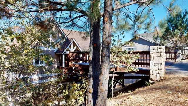 Detail Gallery Image 3 of 75 For 1430 Sequoia Dr, Lake Arrowhead,  CA 92352 - 4 Beds | 3/1 Baths