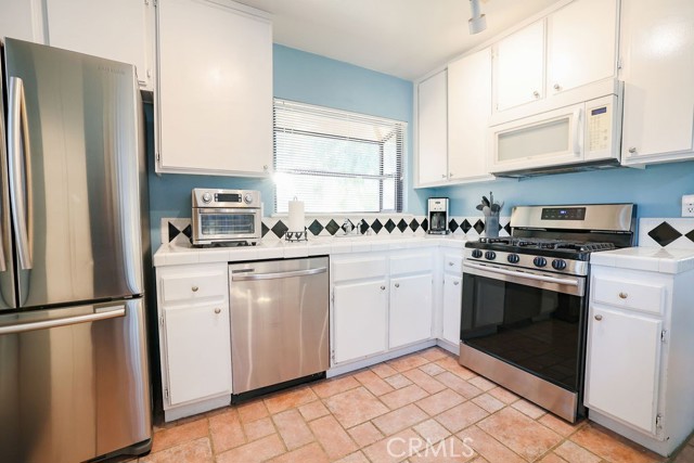 Detail Gallery Image 12 of 29 For 11619 Capitol Drive, Riverside,  CA 92503 - 2 Beds | 2 Baths