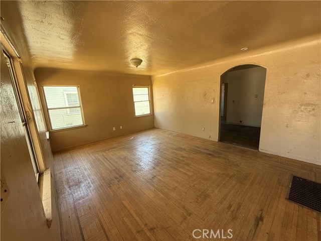Detail Gallery Image 4 of 24 For 419 Linda Vista Dr, Bakersfield,  CA 93308 - 2 Beds | 1 Baths