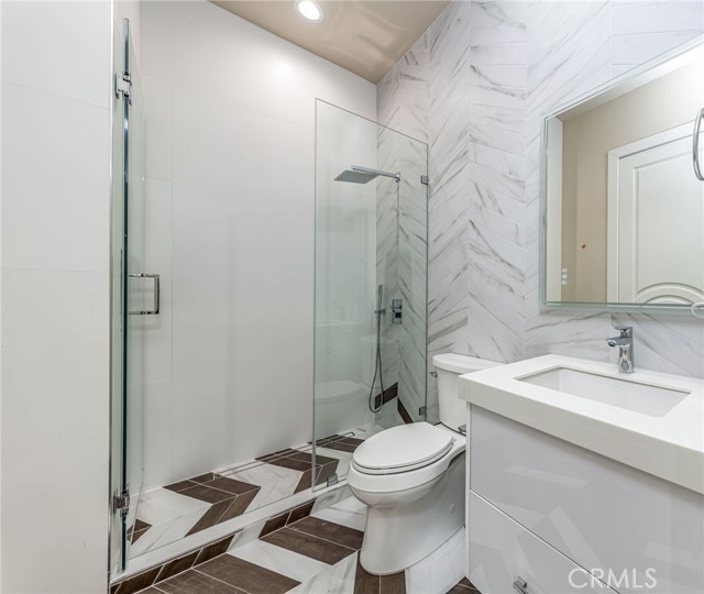 Detail Gallery Image 28 of 40 For 10168 Lightbreeze Cir, Huntington Beach,  CA 92646 - 5 Beds | 5/1 Baths