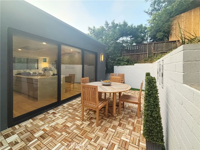 9844 Wanda Park Drive, Beverly Hills CA: https://media.crmls.org/medias/9e303526-5421-437f-a1e4-dc17961039de.jpg