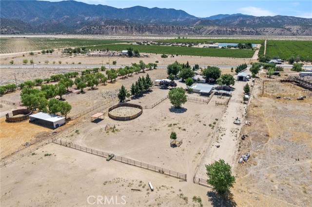 4333 Highway 33, New Cuyama CA: https://media.crmls.org/medias/9e307777-915d-4cac-939c-eaa2336a045d.jpg