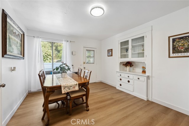 Detail Gallery Image 8 of 42 For 318 E 11th St, Pomona,  CA 91766 - 5 Beds | 2/1 Baths