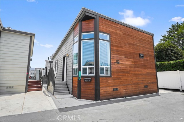 Detail Gallery Image 2 of 36 For 8250 Lankershim Blvd #36,  North Hollywood,  CA 91605 - 2 Beds | 2 Baths