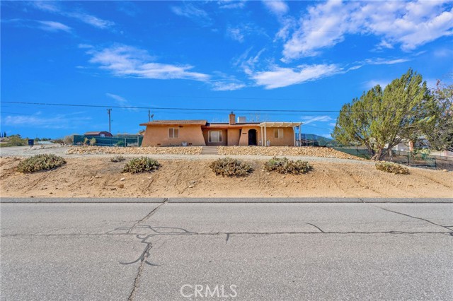 Detail Gallery Image 2 of 70 For 7929 Mono, Hesperia,  CA 92345 - 3 Beds | 2 Baths