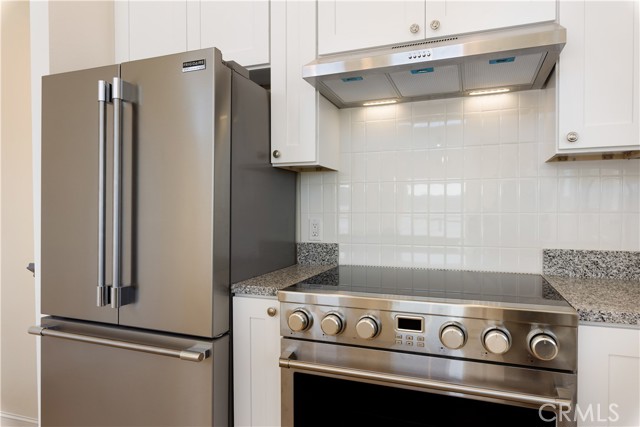 Detail Gallery Image 14 of 59 For 12172 Lakeshore Dr, Clearlake,  CA 95422 - 2 Beds | 2 Baths
