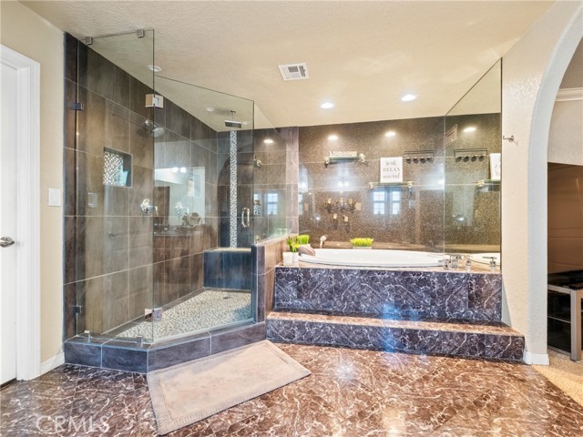 13136 Tawya Road, Apple Valley CA: https://media.crmls.org/medias/9e330704-a470-4c17-9ac7-ec36ba281544.jpg