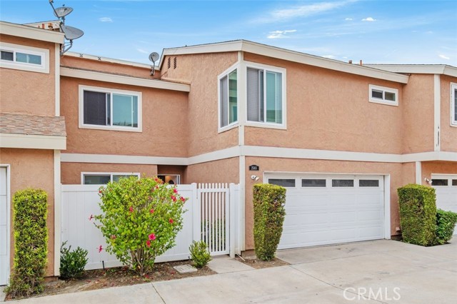 25165 Charlinda Drive, Mission Viejo CA: https://media.crmls.org/medias/9e330a98-219e-467a-9af2-0076c6433442.jpg