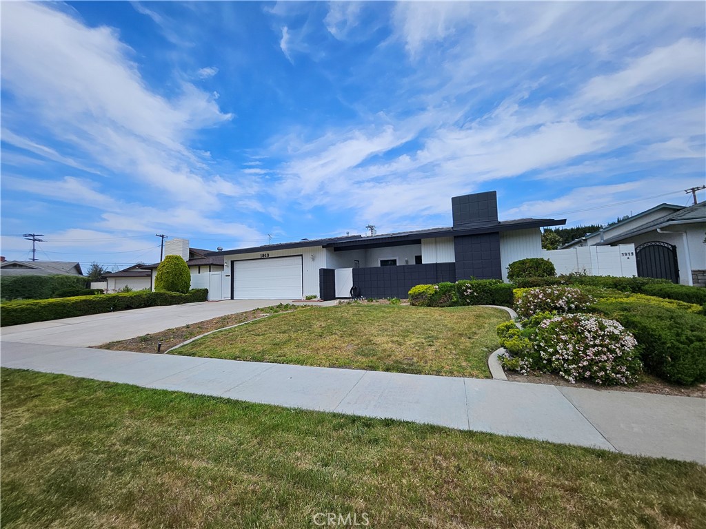 1913 Aspen Circle