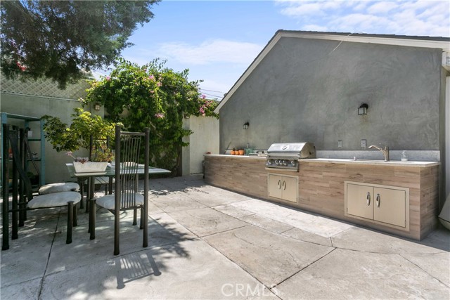 Detail Gallery Image 18 of 26 For 5910 W 77th Pl, Los Angeles,  CA 90045 - 4 Beds | 2 Baths