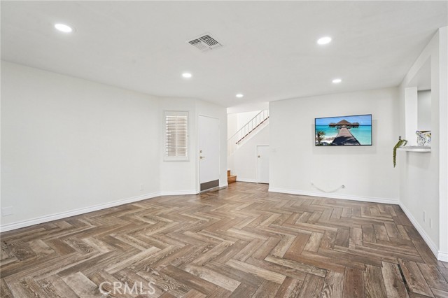 Detail Gallery Image 9 of 45 For 11300 Foothill Blvd #97,  Sylmar,  CA 91342 - 3 Beds | 2/1 Baths