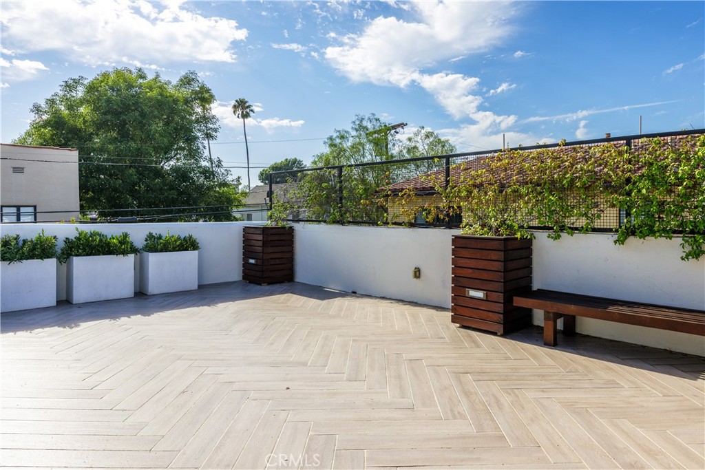 511 N Orange Drive