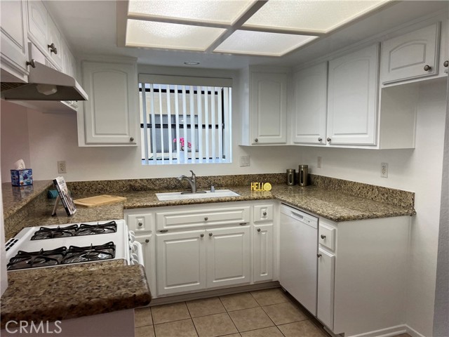 Detail Gallery Image 12 of 38 For 3516 E Ransom St #204,  Long Beach,  CA 90804 - 2 Beds | 2 Baths