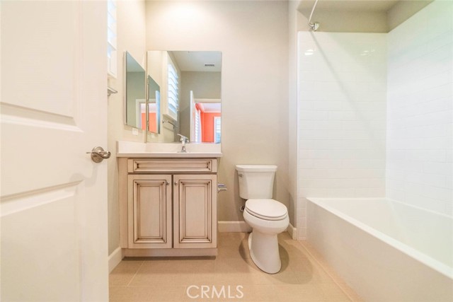 126 Long Fence, Irvine CA: https://media.crmls.org/medias/9e34e0f9-dbc2-4c24-8925-0d24e4291a12.jpg