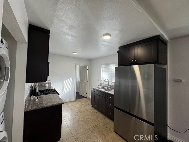 Detail Gallery Image 7 of 22 For 847 W Gage Ave, Los Angeles,  CA 90044 - 3 Beds | 2 Baths