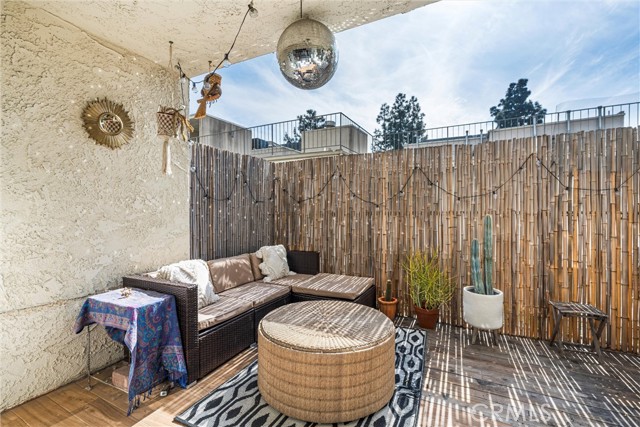 1230 Horn Avenue, West Hollywood CA: https://media.crmls.org/medias/9e35ae0e-1903-4fbd-b886-3a45525d237f.jpg