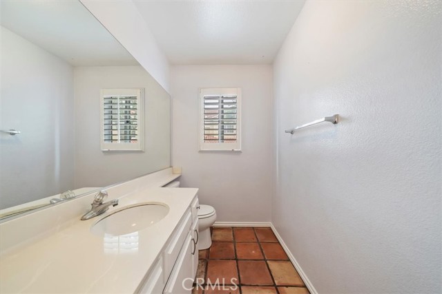 Detail Gallery Image 8 of 33 For 1101 Portofino Ct #103,  Corona,  CA 92881 - 3 Beds | 2/1 Baths