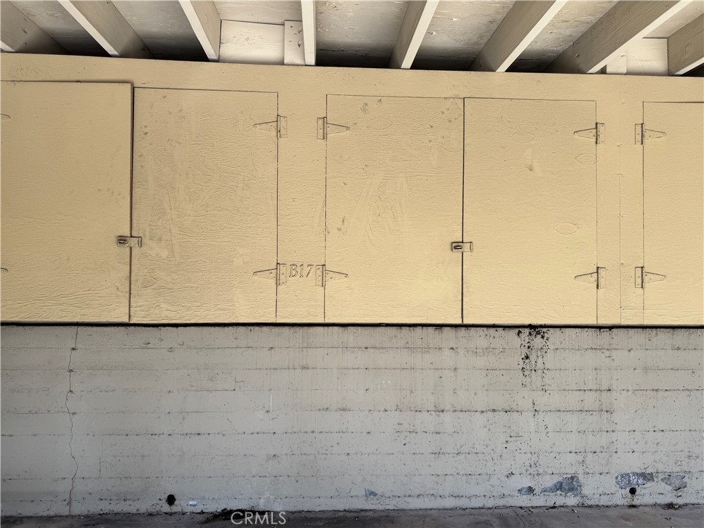 https://media.crmls.org/medias/9e360873-d5ad-4b3a-8014-88a67b43ab31.jpg?preset=X-Large