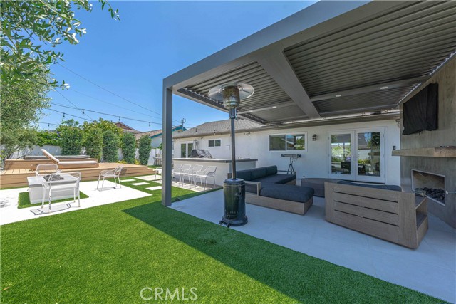 5841 Raphael Drive, Huntington Beach CA: https://media.crmls.org/medias/9e376c97-7a7a-40d0-bf59-73391c877629.jpg