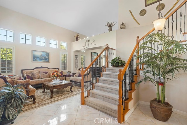 Detail Gallery Image 5 of 57 For 665 Barbre Cir, Corona,  CA 92879 - 4 Beds | 3 Baths